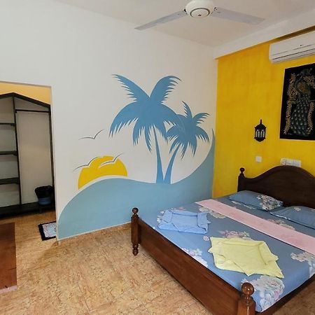 Malika'S Yellow House ฮิกคาดูวา ภายนอก รูปภาพ