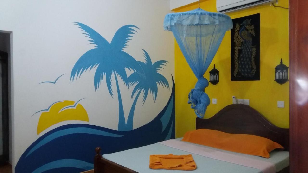 Malika'S Yellow House ฮิกคาดูวา ภายนอก รูปภาพ